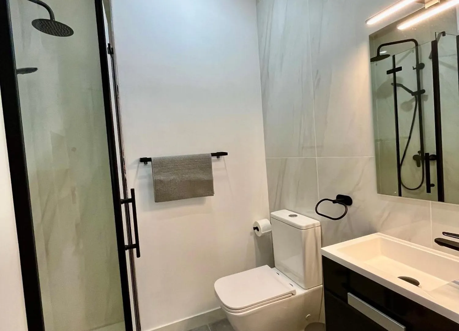 Piso Picasso, Modern Apartment In The Heart Of Malaga City